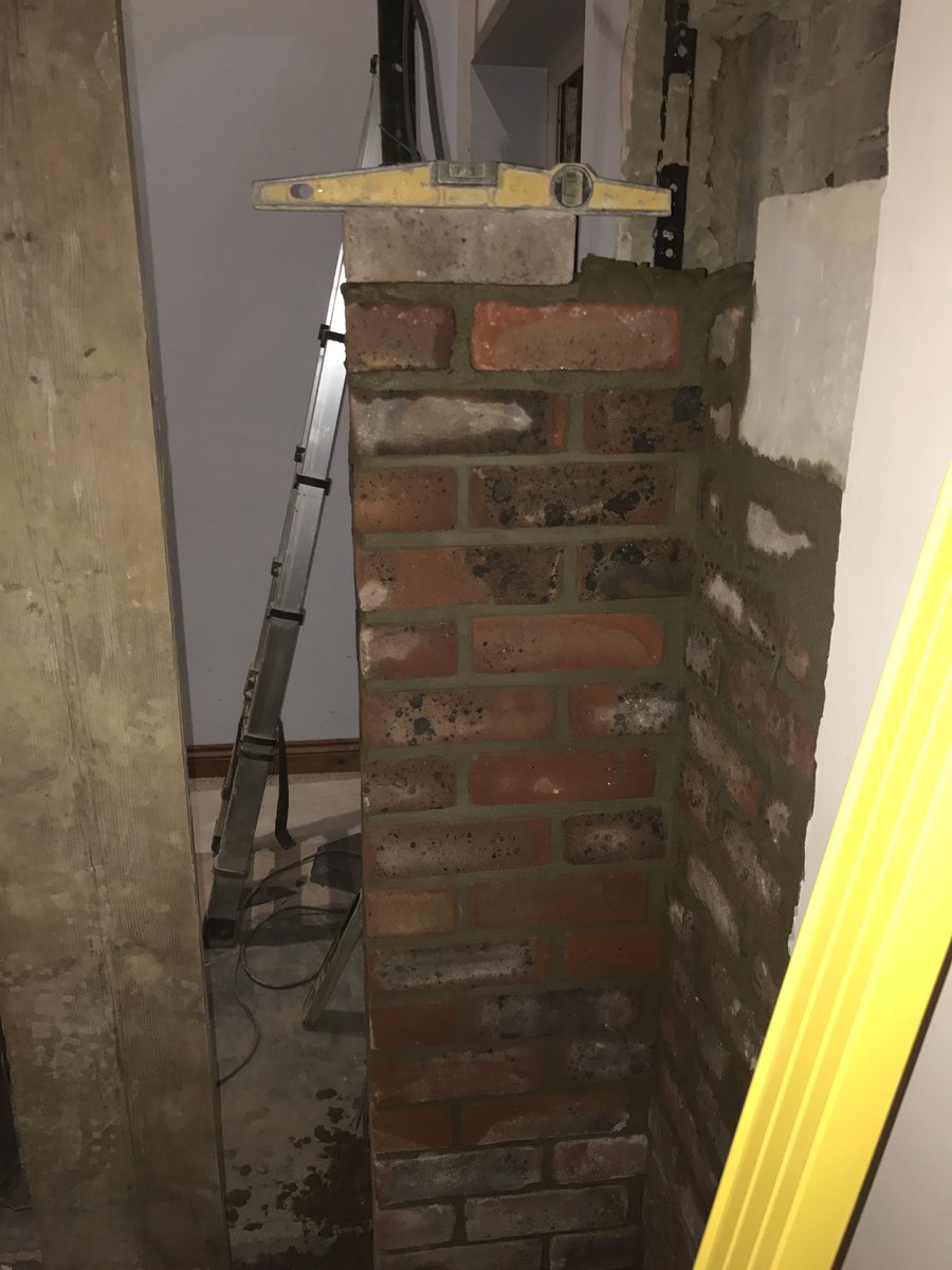 ConquestSpaces's tweet photo. When work never stops #inside #piers #steel #exposedbrickwork https://t.co/4tQpKxSfRC