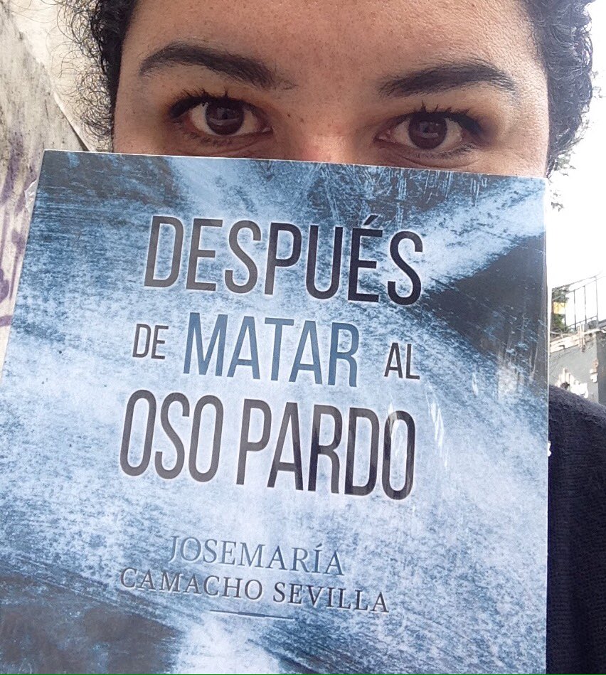 vasconceliana's tweet photo. Andaba por la @Filem_mx y me dio mucho gusto encontrarme el libro de @_zemaria ganador del Premio Altamirano 2017 #poslocompro https://t.co/oVx5ZCYVvx