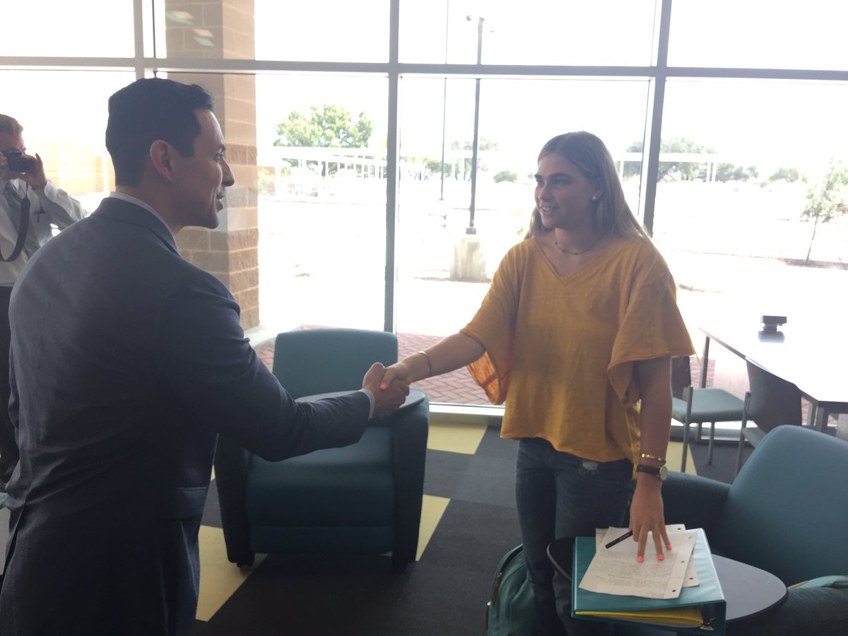 SeguinISD's tweet photo. Final stop for @DrMattGutierrez on #SISDFirstDay of school tour was @SeguinHSTx! Looks on the student's faces were priceless #MatadorsUnited https://t.co/hFzEotyrWM