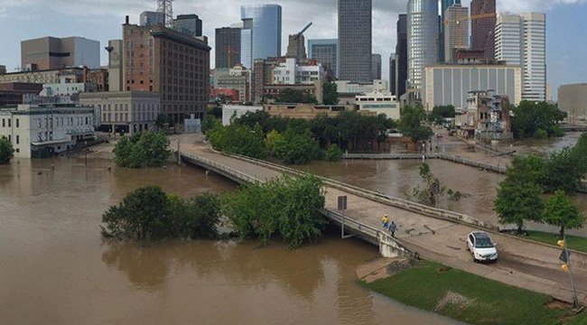 nexteraenergy's tweet photo. NextEra Energy is supporting those affected by #Harvey with a donation to @redcross of up to $200,000. More: https://t.co/6E4DCRPUOo https://t.co/tQfN9t0OPJ