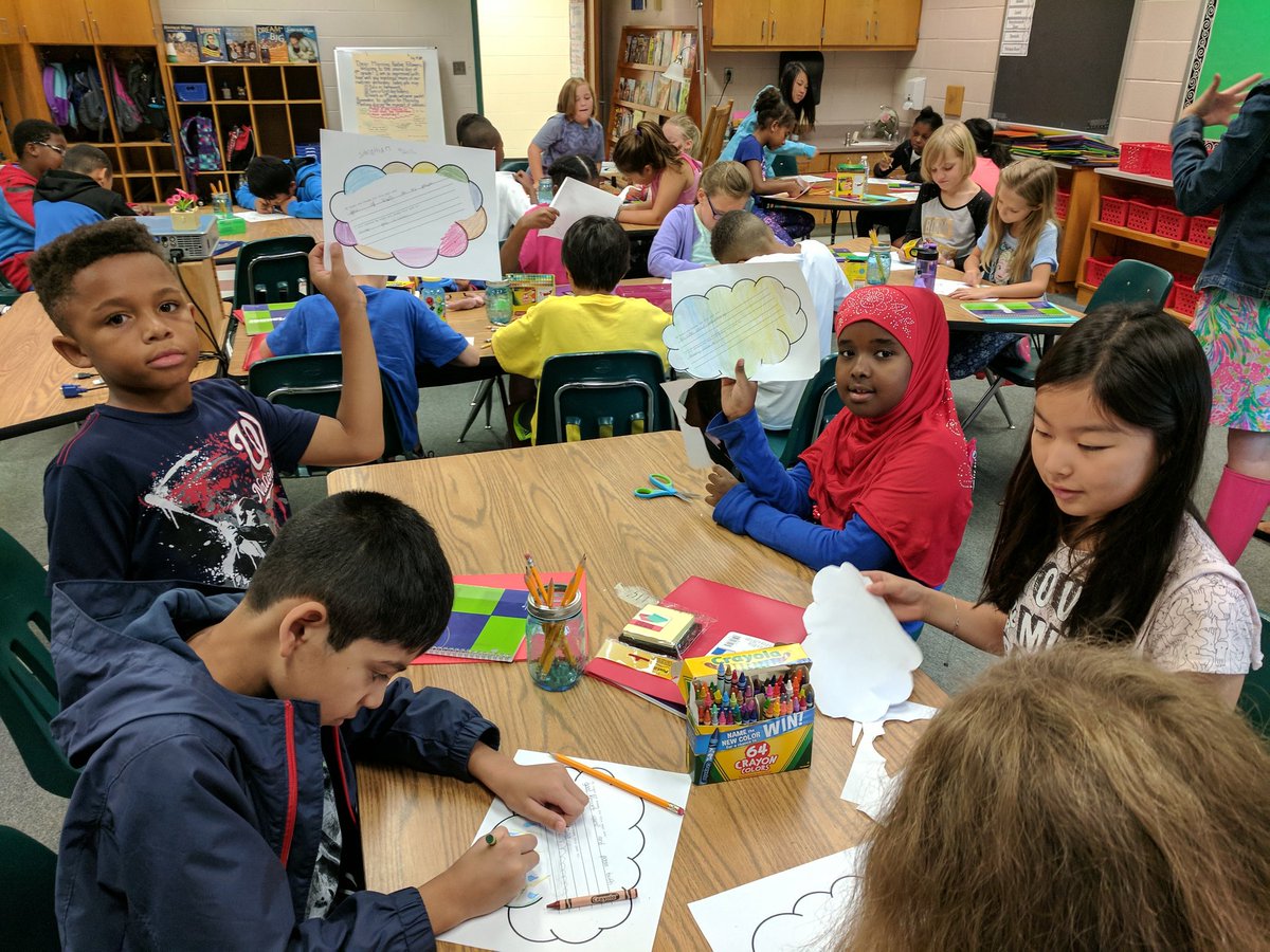 4thGrade_Buzz's tweet photo. A fabulous 2nd day!  We are building community by playing games and reflecting on our hopes and dreams. #HornetsHelpingHornets https://t.co/KqYrx7PZkU