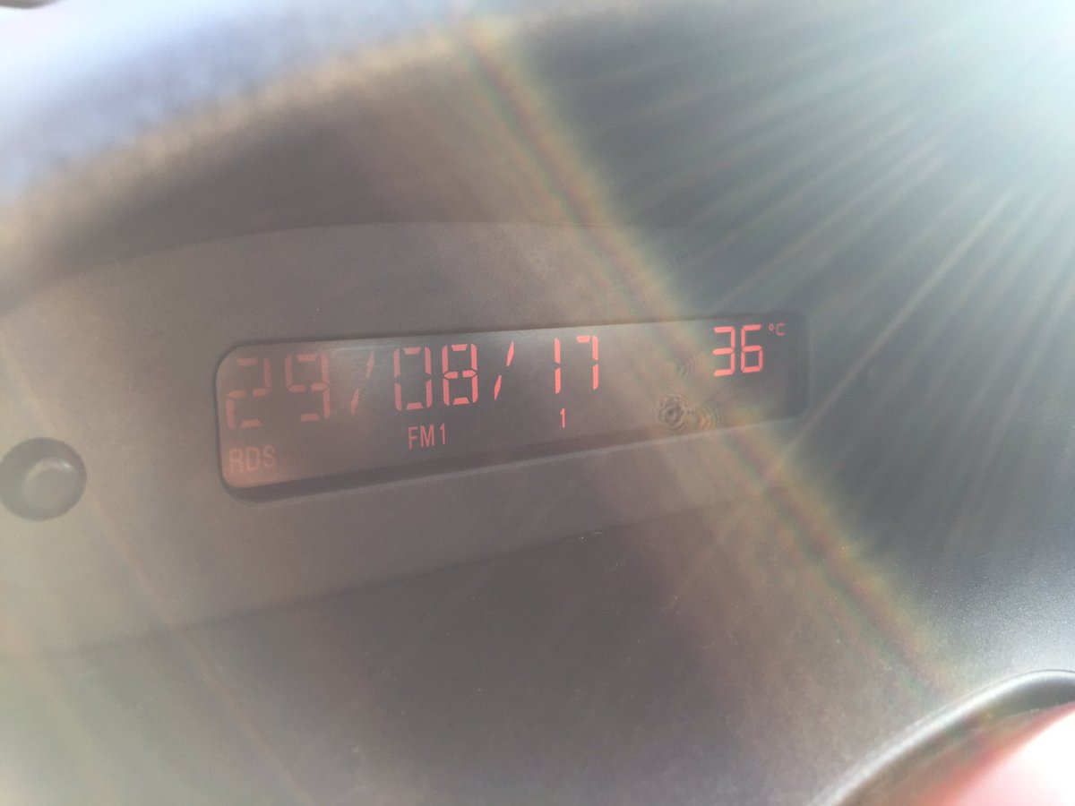 JozefKlil's tweet photo. Quelle #chaleur à #paris 36° dans la journée, 28° dans la soirée. #Canicule https://t.co/0w372qOTo3