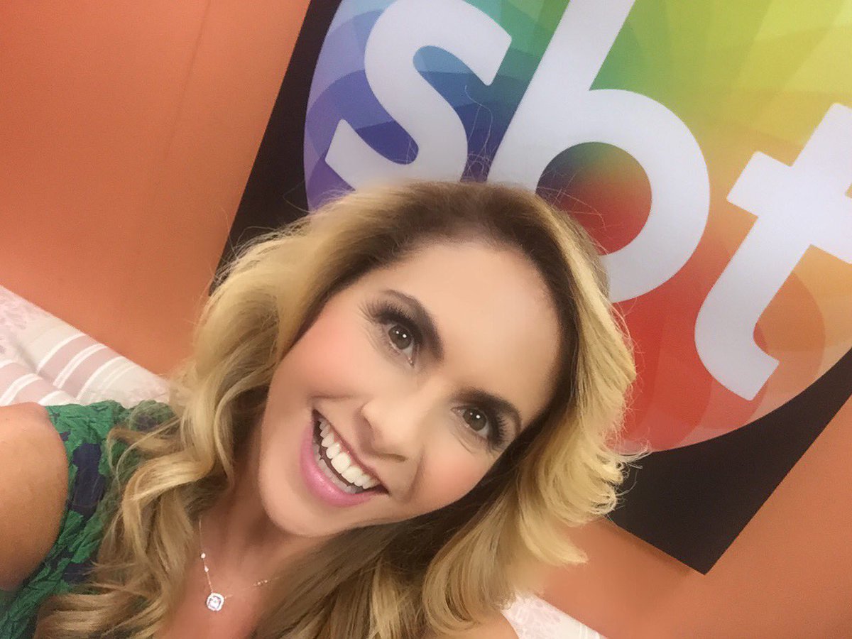 LuceroMexico's tweet photo. No tengo palabras para agradecer tantísimas felicitaciones en este día de mi cumple. Me hacen súper feliz! Gracias con todo mi ❤️! #alegria https://t.co/XyqrqkTkAR