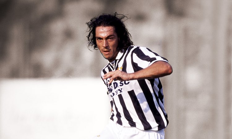 Happy birthday to former Juventus midfielder Paulo Sousa, who turns 47 today.

Games: 79
Goals: 2 : 4 