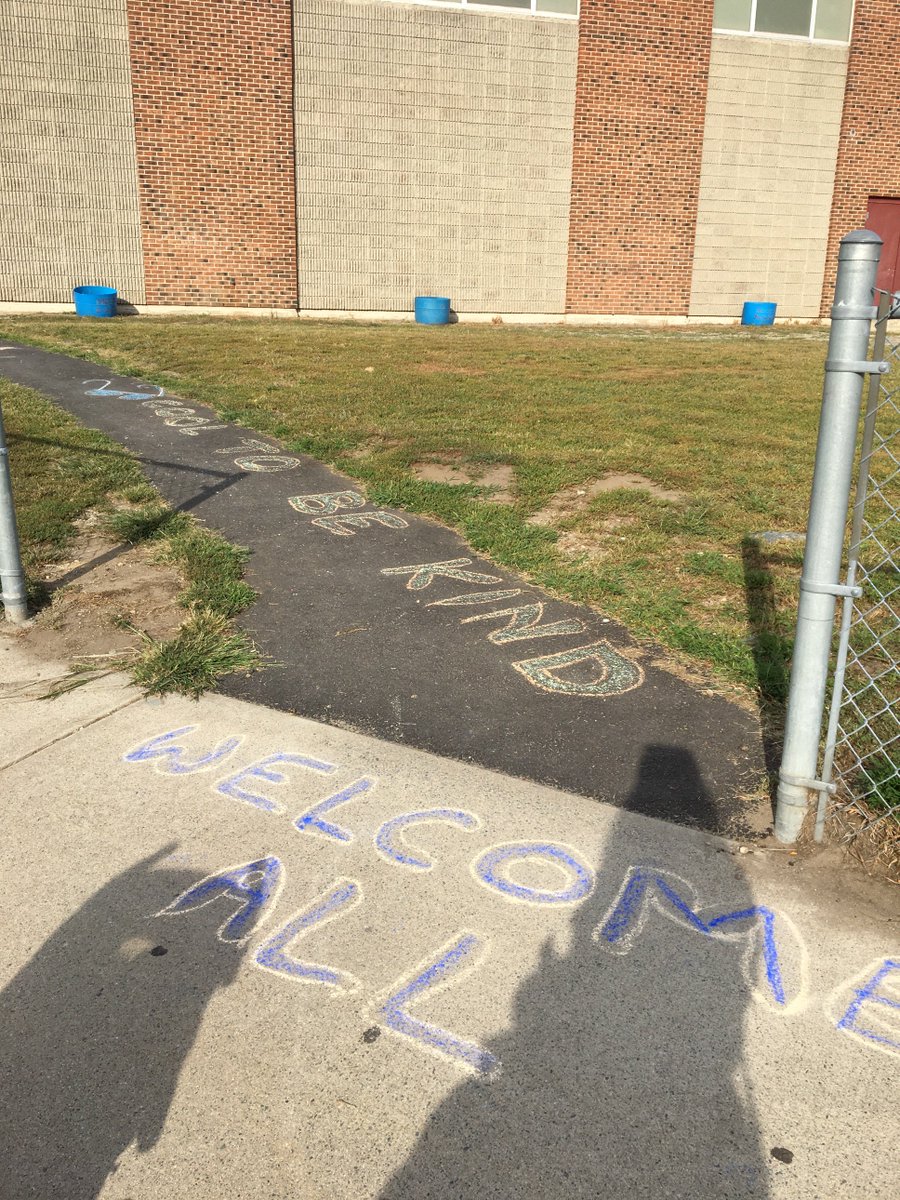 CurvinMcCabe's tweet photo. Welcome back messages to our students! Thanks everyone for a fabulous first day! @PawtucketSup https://t.co/SUYsSuuP2s