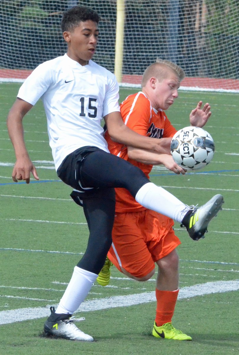 OneidaSports's tweet photo. #BoysSoccer: Spurgeon, Larsson net hat tricks for @Chitt_Bears in lopsided win over Phoenix.
https://t.co/WxHCX2YelC https://t.co/WxDe1KP66d