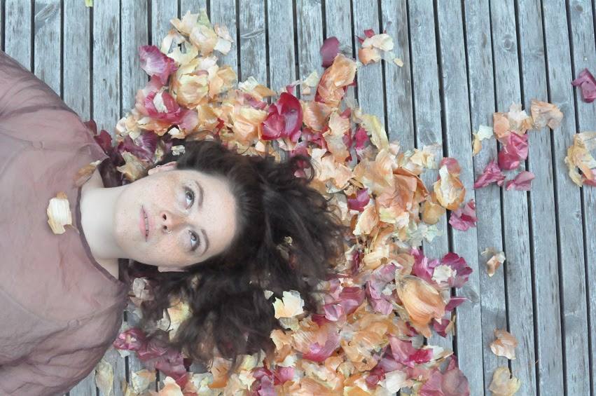 headlongphilly's tweet photo. Let's talk onions, identity and family. That's ONION DANCES by #hpialum Talia Mason @FringeArts Festival this Sept! https://t.co/VIOGWq9VVz https://t.co/kkMkaMbiPt