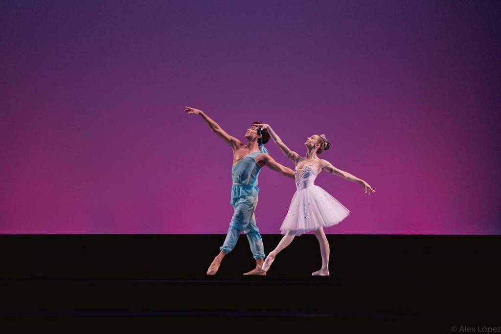 DespertaresMex's tweet photo. Talismán #EstebanHernandez #MariaKochetkova @kekelindo @balletrusse #MomentosDespertares #DESPERTARES2017 #Auditor… https://t.co/rDo0vC0nfY https://t.co/OkZ1webC8M