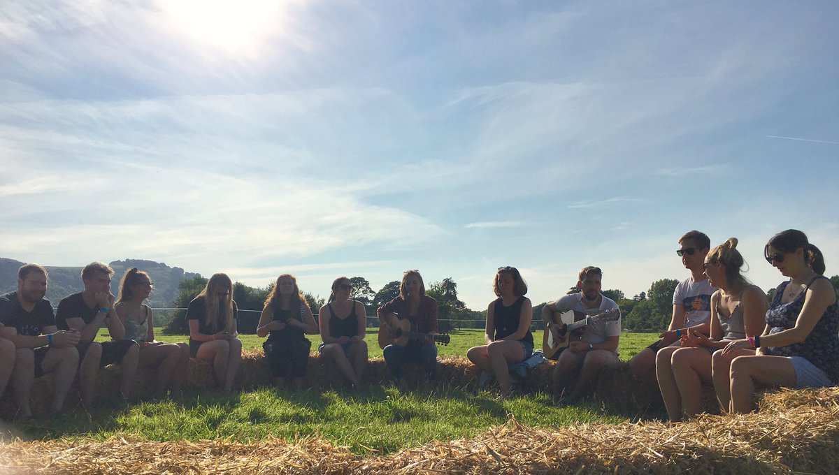 lougregg's tweet photo. Tip of the day:sitting on hay+singing with your friends to make a video in a Sussex field is beautiful. Maybe try it some time. https://t.co/PXRX11dDH6