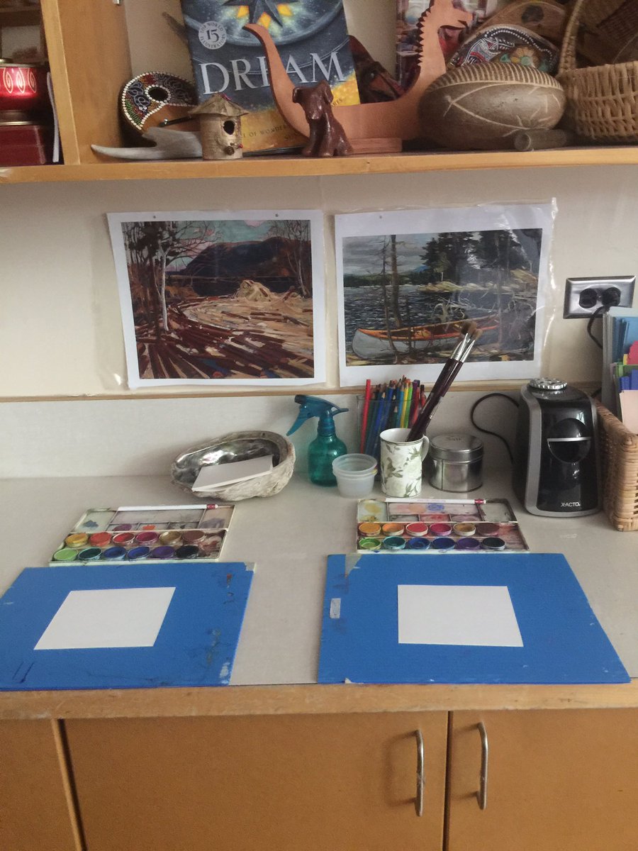 BlondeauJackie's tweet photo. I can hardly wait! Had to go back in for some fine tuning. #classroomsetup2017 @WolseleyWolves https://t.co/Y9p2zhgv4d