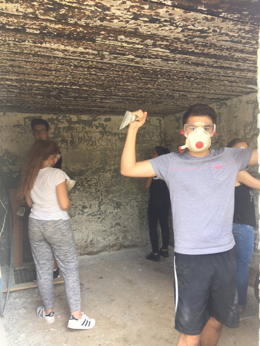 NCS_team17's tweet photo. Day 1 of hard work at Fort Luton. Today was filled with Gardening and scraping paint off walls! Made an friend called Jaguar as well! https://t.co/Q51GbOxmf9