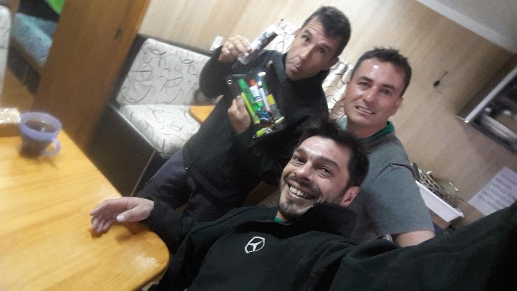 Gran trabajo del equipo en @ColcarRT SS 3 puestos 2 y 3  #DR40Norte <a href="/patosilvasport/">Pato Silva</a> <a href="/PITUSCHOLZ/">Sebastián "Pitu" Scholz</a> <a href="/soleCRT/">Sole Prieto</a> <a href="/JorgeAlifraco/">Jorge Alifraco</a> <a href="/colcarMB/">Colcar Merbus</a>