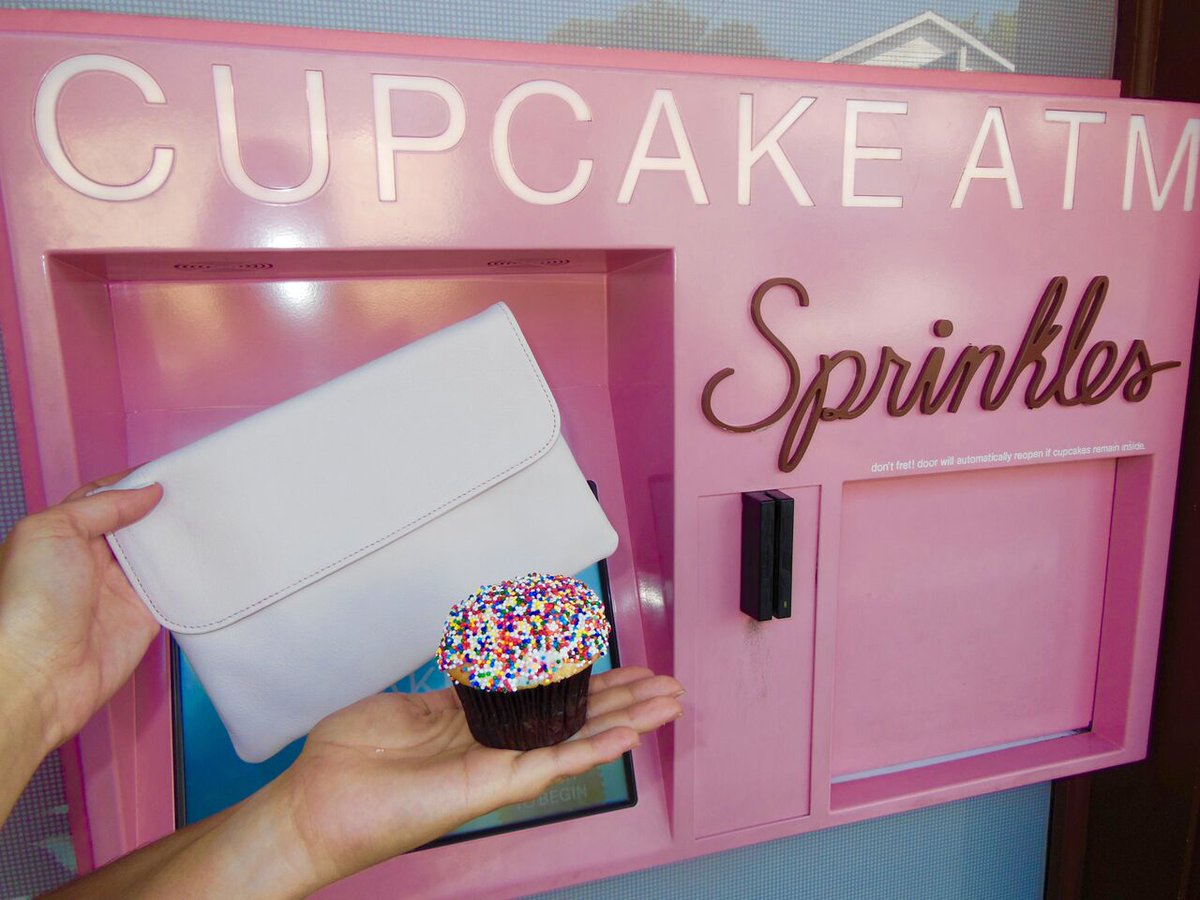 HannerClarke's tweet photo. A cupcake a day keeps the doctor away! 
#palestpink #clutch #HannerClarke #SprinklesPlease #cupcakecolors #pinkpinkpink https://t.co/sqb5EyQ6k4