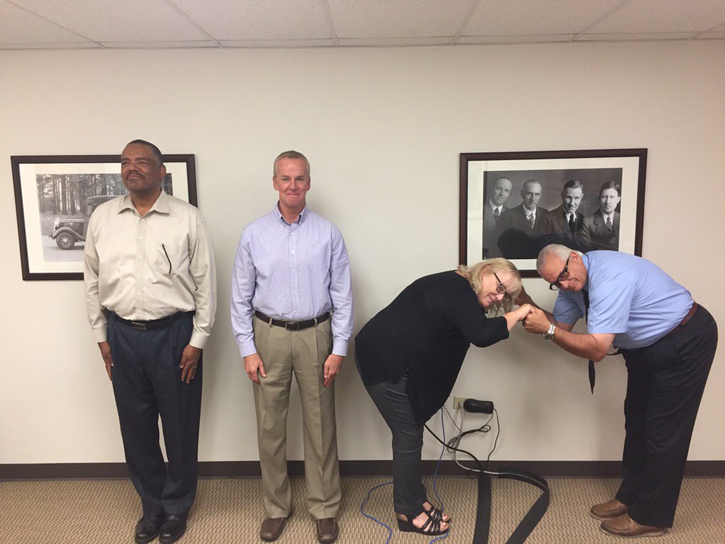 MonicaVail18's tweet photo. Celebrating 110 years of success.. yes that's a 1 & a 1 and a 0!!! #UPS110 @DesertMTUPSers https://t.co/c1DVxrTwDe