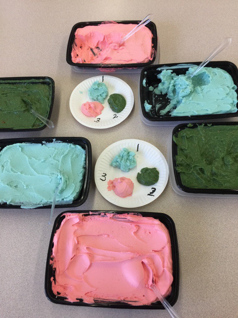 MichellePecheck's tweet photo. Mad science today in FN250 class at #lbcc! Can you guess these foods? https://t.co/OdGwN9cfaY