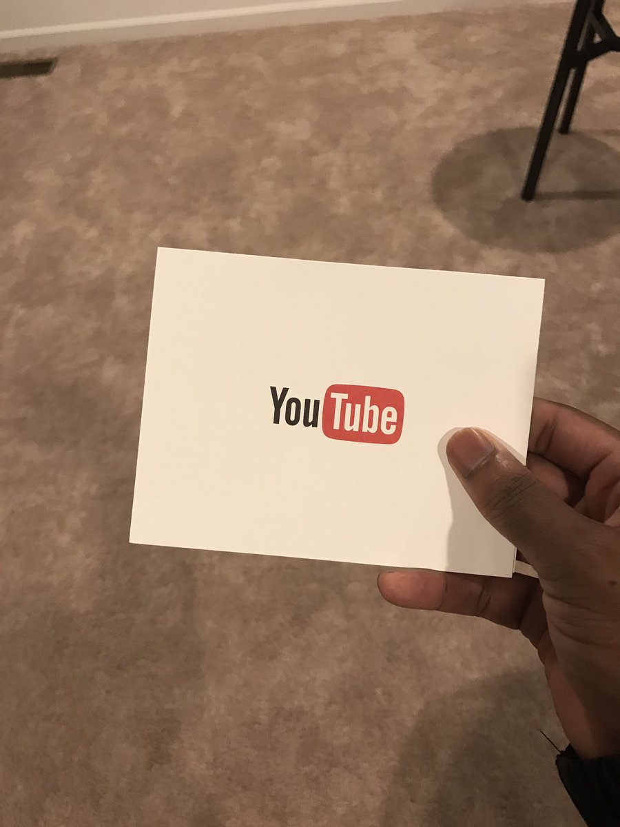 CoryxKenshin's tweet photo. Got a package from @YouTubeGaming! This hoodie is TOOO DOOOPE 😂 Thx guys, blessed to be a part of this amazing community 👨🏾‍💻🎧🎮😭 https://t.co/LdSHIaSkYS