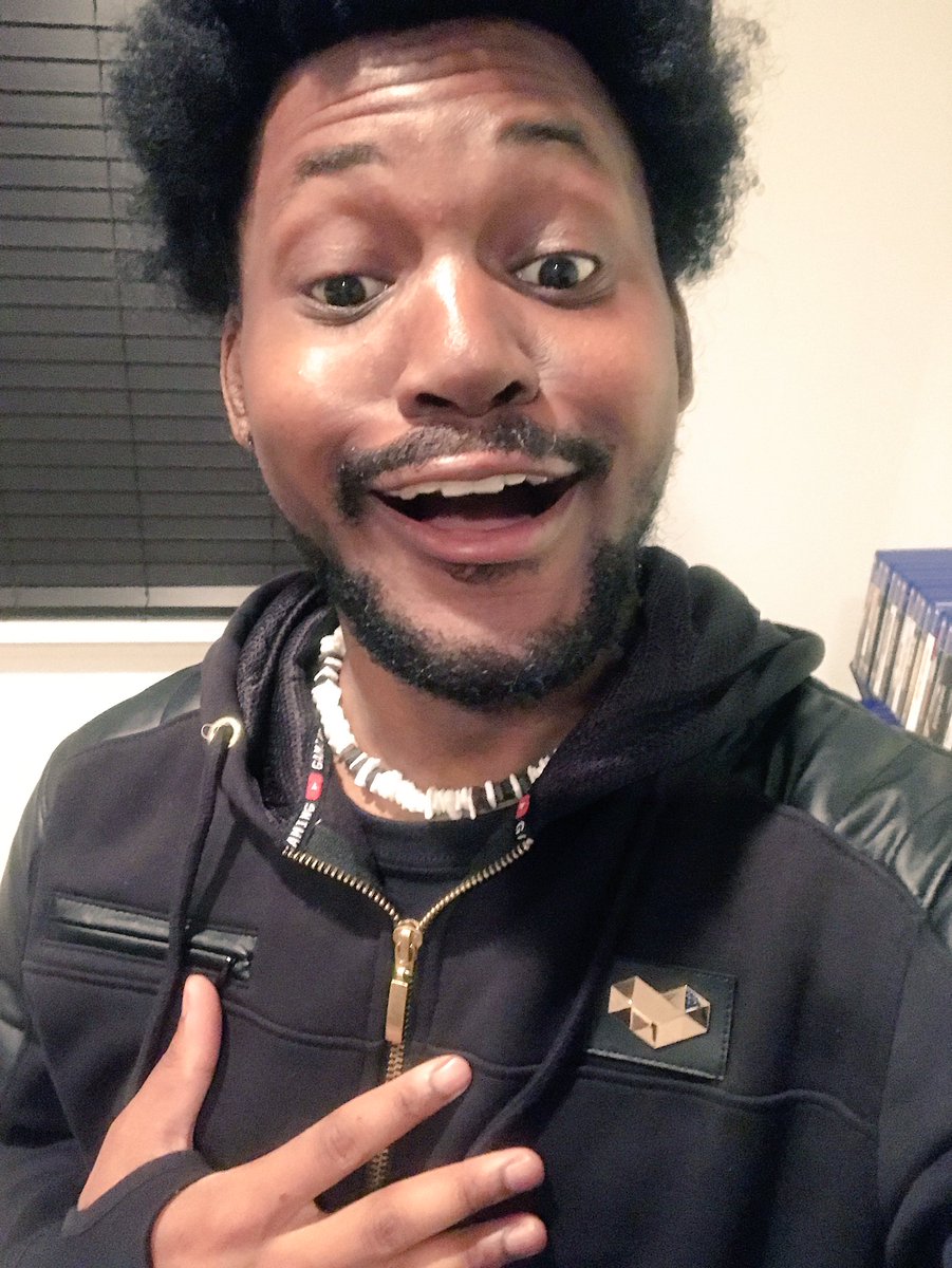 CoryxKenshin's tweet photo. Got a package from @YouTubeGaming! This hoodie is TOOO DOOOPE 😂 Thx guys, blessed to be a part of this amazing community 👨🏾‍💻🎧🎮😭 https://t.co/LdSHIaSkYS