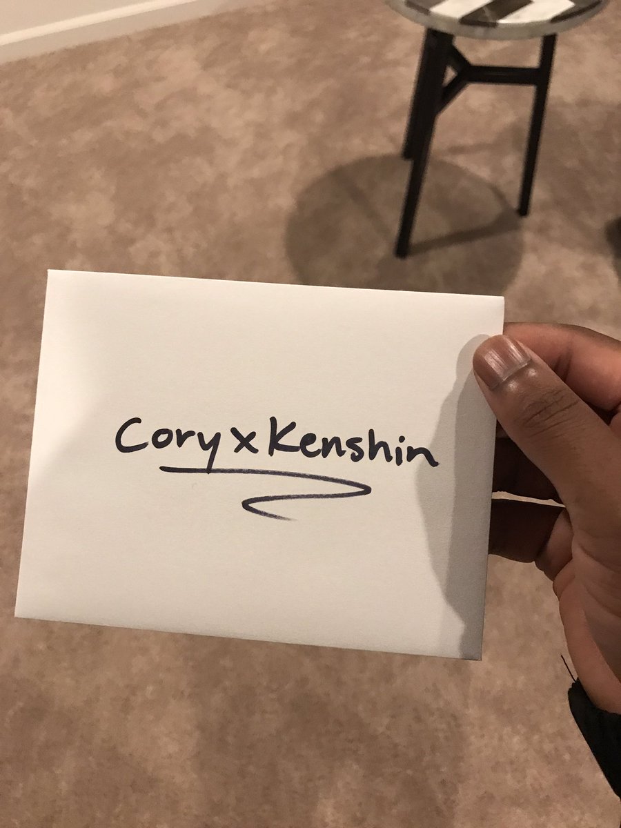 CoryxKenshin's tweet photo. Got a package from @YouTubeGaming! This hoodie is TOOO DOOOPE 😂 Thx guys, blessed to be a part of this amazing community 👨🏾‍💻🎧🎮😭 https://t.co/LdSHIaSkYS