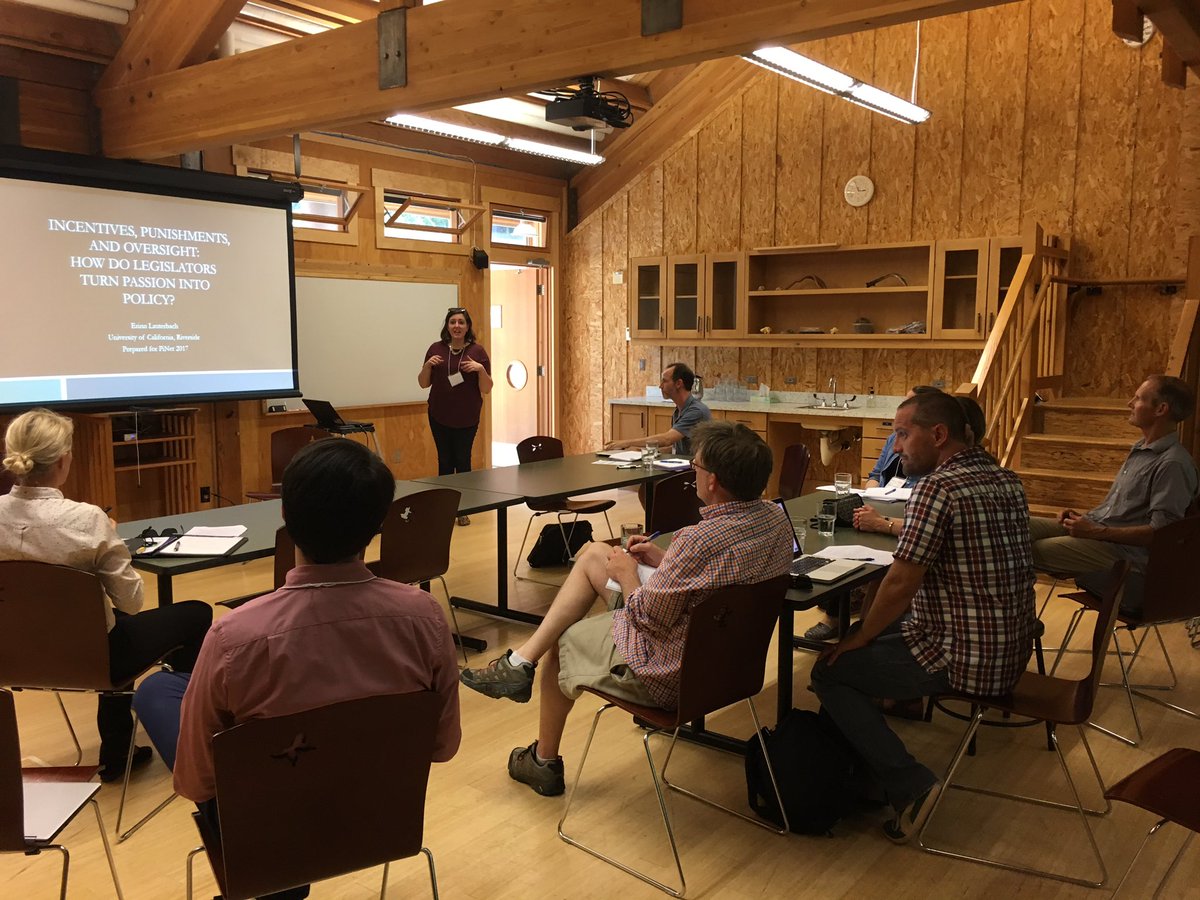 Poli Informatics tweet media