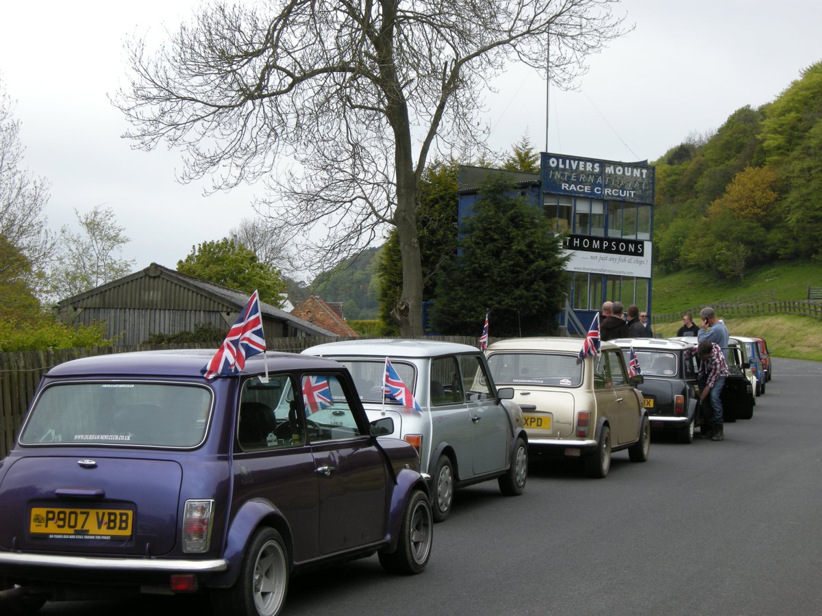 minijo1's tweet photo. @GOoutdoors Mini Adventures with a road trip to Yorkshires Oliver's Mount Race Track - great fun! #GOroadtrip #GOcation https://t.co/pwjQW6RTb1