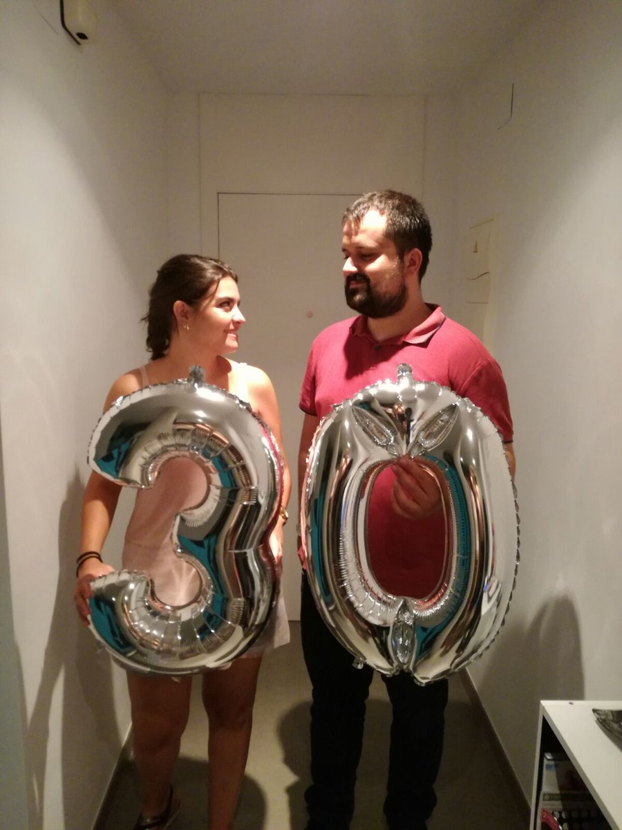 rakel036's tweet photo. Muchas felicidades treintañero!!!!Que viejuno se hace @manubullon.😘😘😘 https://t.co/4Y1TDvMpTF