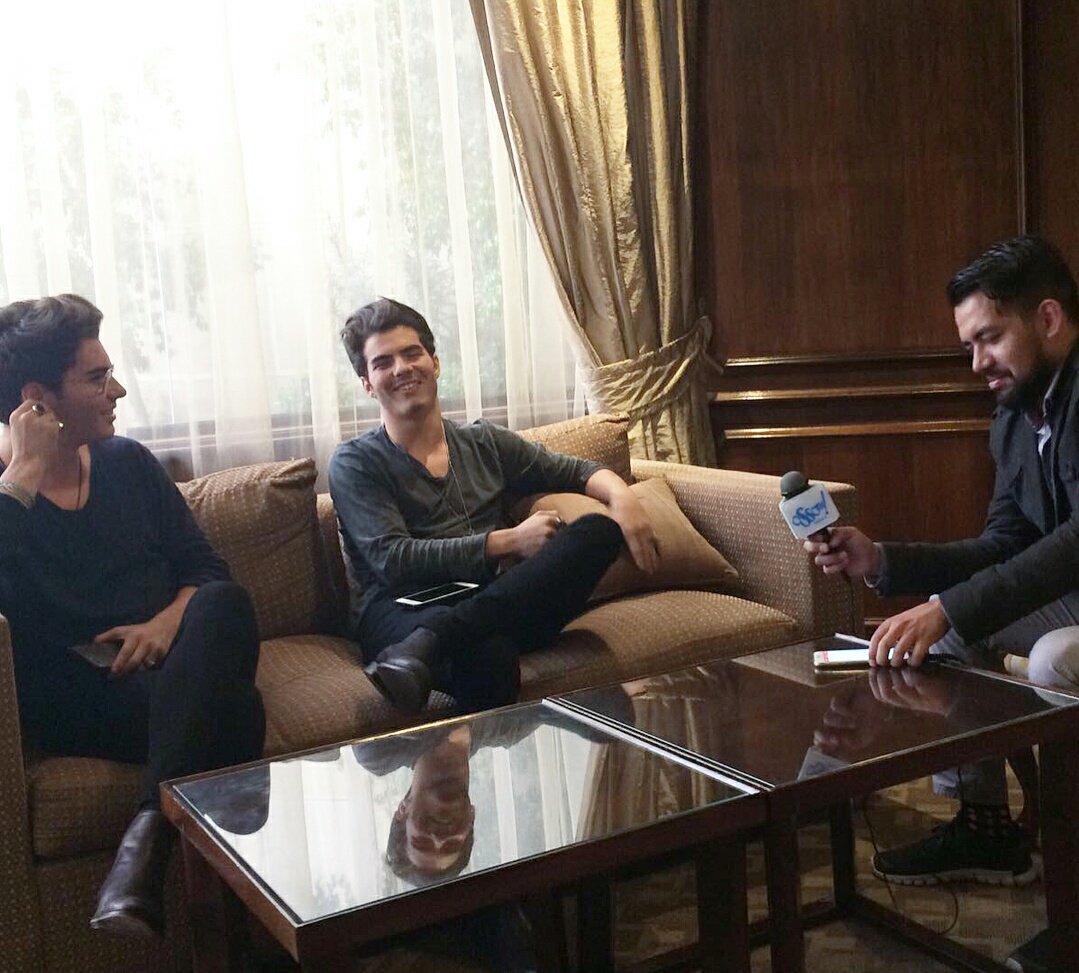 auryndgemelierd's tweet photo. Entrevista😊😊 a @DanieloviedoM @_jesus_OM https://t.co/fwKIxMf1wi