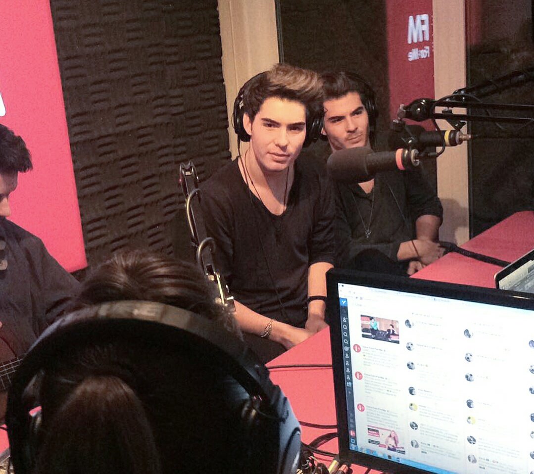 auryndgemelierd's tweet photo. Entrevista😊😊 a @DanieloviedoM @_jesus_OM https://t.co/fwKIxMf1wi