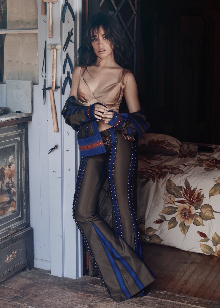 Camila_Cabello's tweet photo. ❤❤❤❤🌸@rollacoaster https://t.co/htkJunD0AM
📷 @dennisleupold
💃🏻@_ToniBlaze
💇🏻 Peter Savic
💄@allanface https://t.co/duWHTPrdtT
