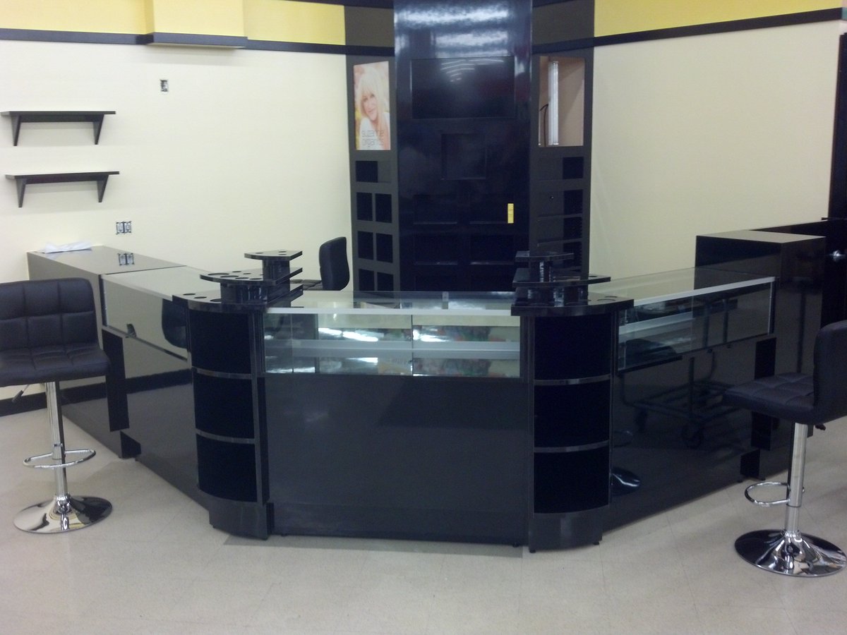 precisiongandm1's tweet photo. Precision Glass &amp; Mirror can add that elegant touch to any business. Contact us today for all glazing needs! (951) 688-9748 https://t.co/wjhlCNTE5f
