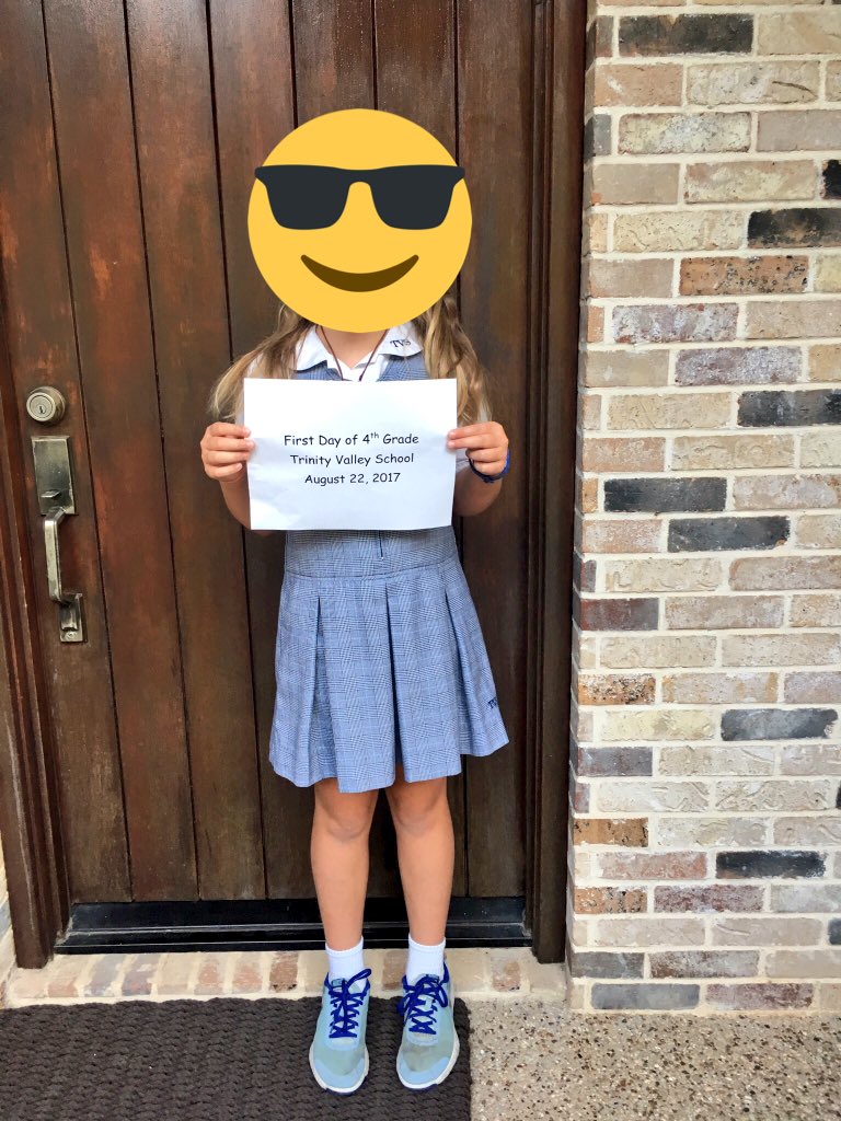 CaptainWhacky's tweet photo. You know you are pathetically clinging to any connection to fame when you tweet that you kids school uniform is the same as @SarahMGellar https://t.co/8nqy6HiVOA