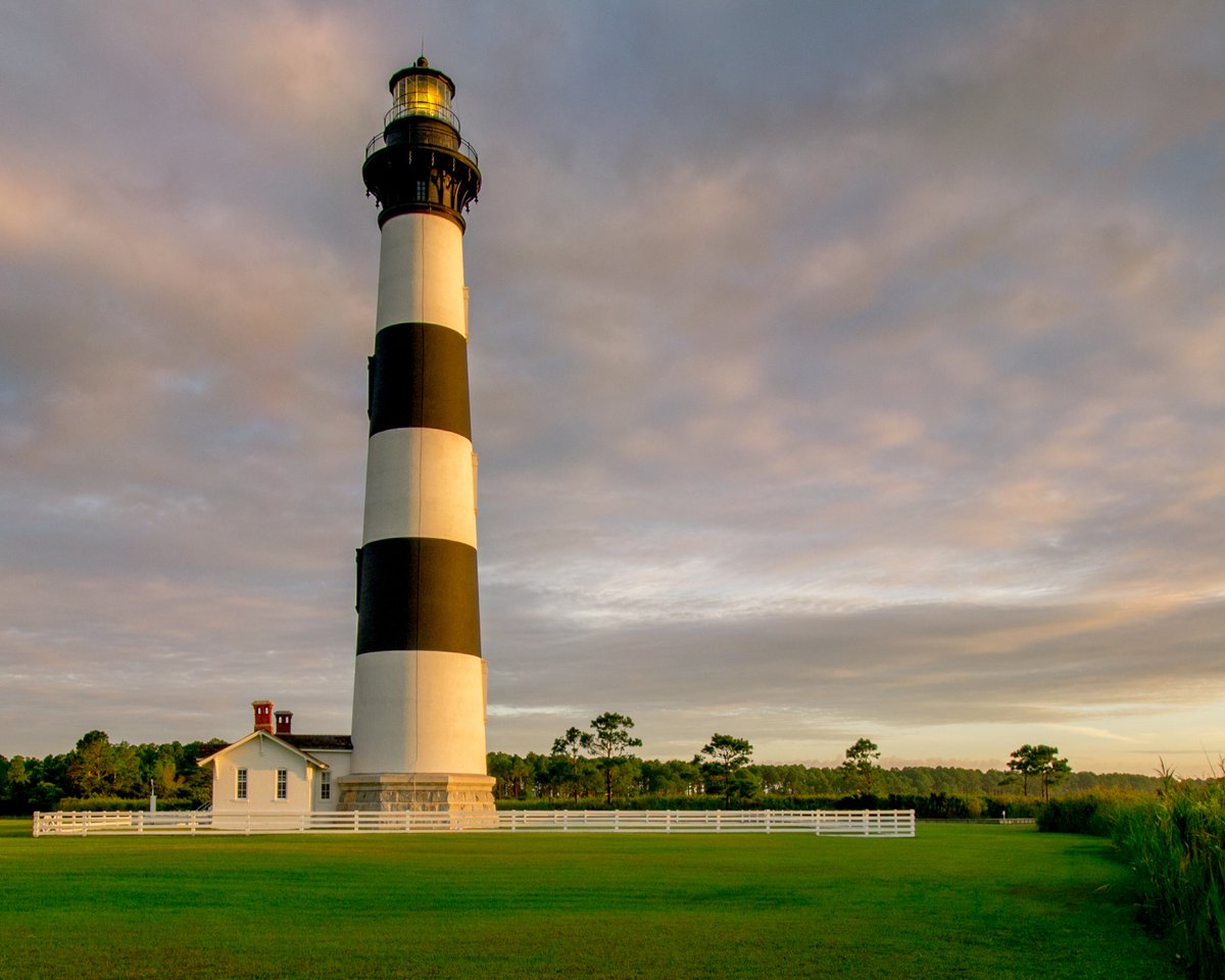 fnolen73's tweet photo. Bodie Lighthouse NC https://t.co/Y8bBVUE50F