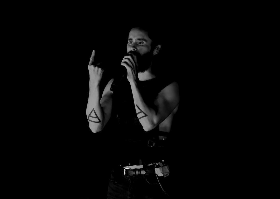 MissKhaosland's tweet photo. @interscope Behind the scenes of @30SecondsToMars groundbreaking #VMAperformance  of #WalkOnWater infused with @FLIR technology....
❤❤❤ https://t.co/92aL36de97