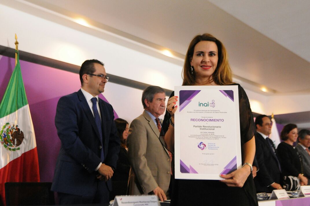 pocopelo23's tweet photo. El @INEMexico y @lorenzocordovav reconocen al @PRI_Nacional el partido mas trasparente y honesto de Mexico y no es broma https://t.co/5ZmnGf7QIl