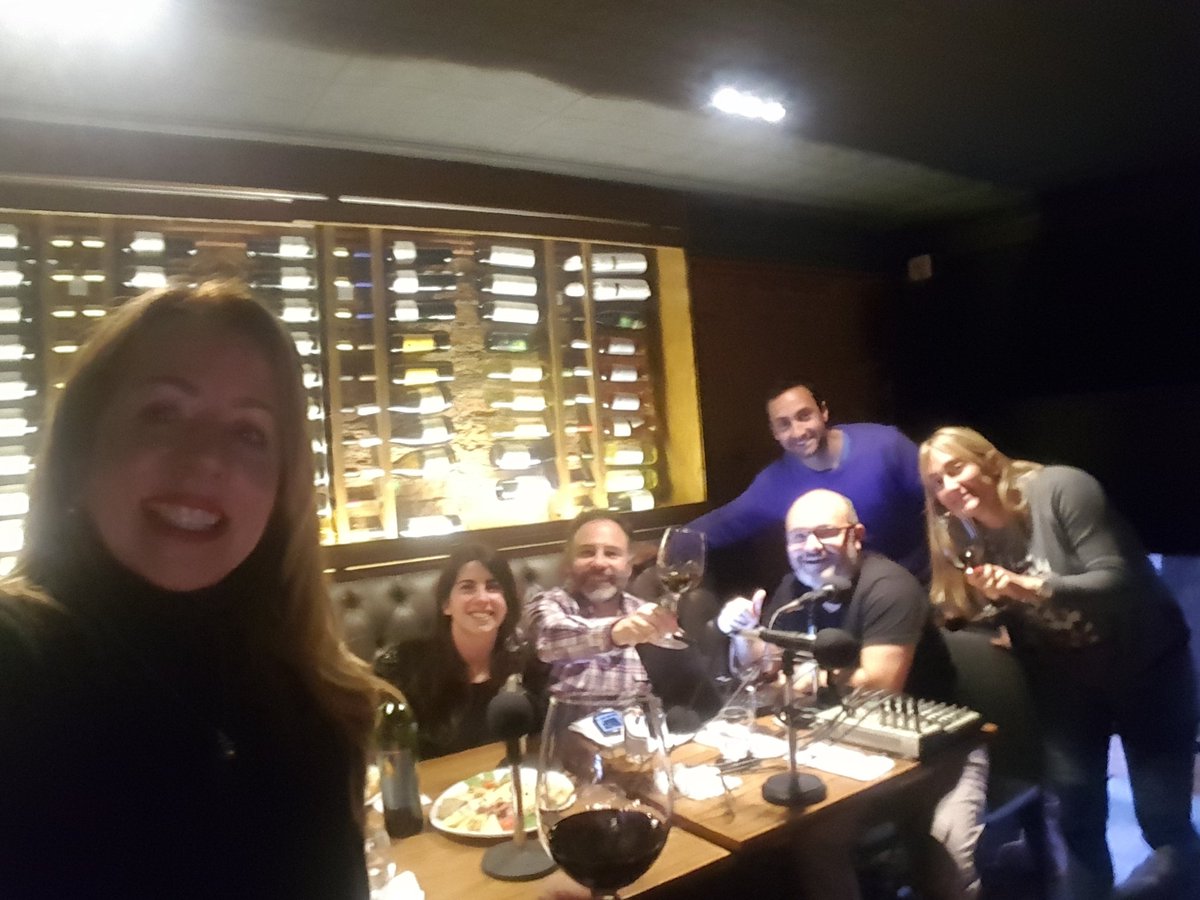 adrianatonnell2's tweet photo. En @vinosybuenvivir por la FM 101.5 disfrutando de Mythos y excelente gastronomía en @Bardotmdz @Nacho_Moli @anapuelles. Rico todo!! https://t.co/Jvnptutsz2