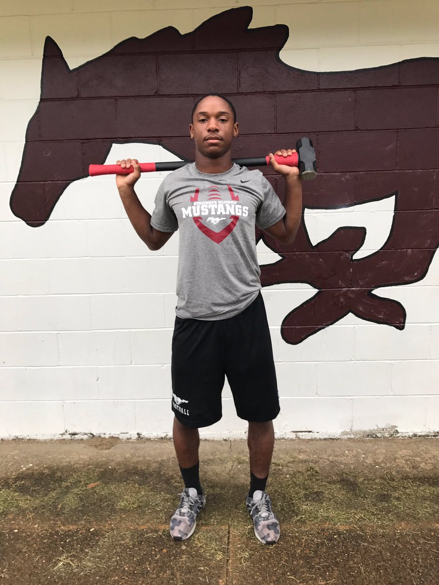 SEHSMustangsFB's tweet photo. #HammerOfTheWeek vs BRHS 
Chris Chapman for his big hit on play #54! #alwaysthehammer #neverthenail #WeAreSE https://t.co/IAmZcyAPfn