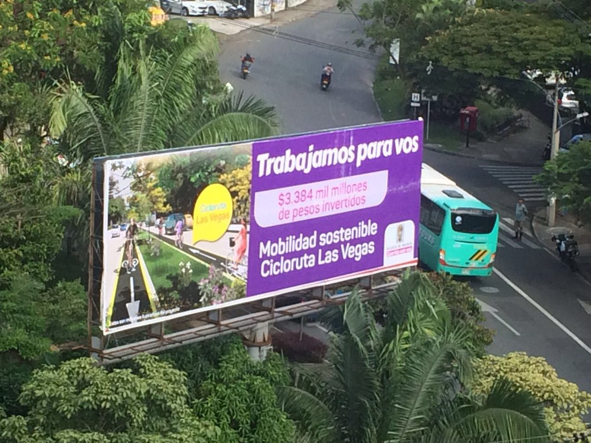 Danielsuarezvoz's tweet photo. Amigos @AlcaldiadeMed invitados a corregir la valla, se les fue un error de miles de millones https://t.co/AIhDvUEeSJ