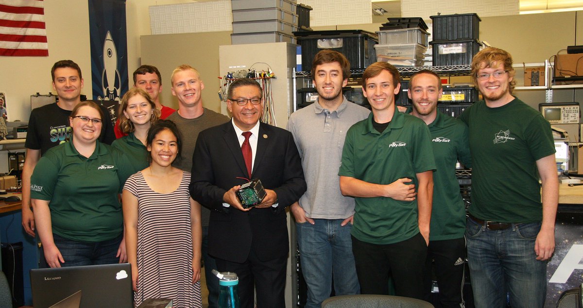 PolyEngineering's tweet image. Congressman Salud Carbajal gets a closer look at @CalPolyCubeSat! #CalPolyProud #LearnbyDoing #CalPolyEngineering
