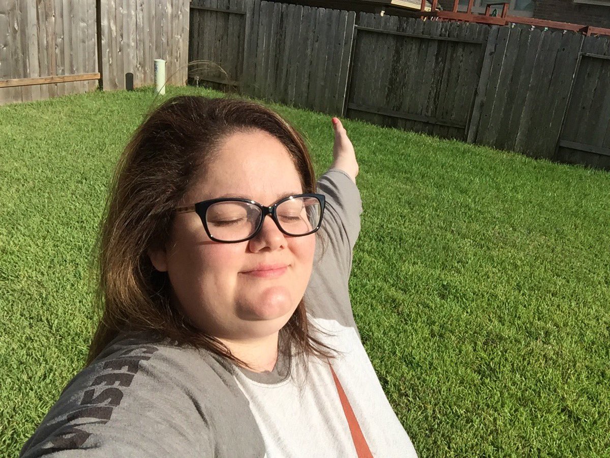 debsatweetin's tweet photo. The sun! Its not over but we can start rebuilding. I feel energized and ready! #thankful #byeharvey #houston #HurricaneHarvery #cypresstx https://t.co/OhyEJoVchI