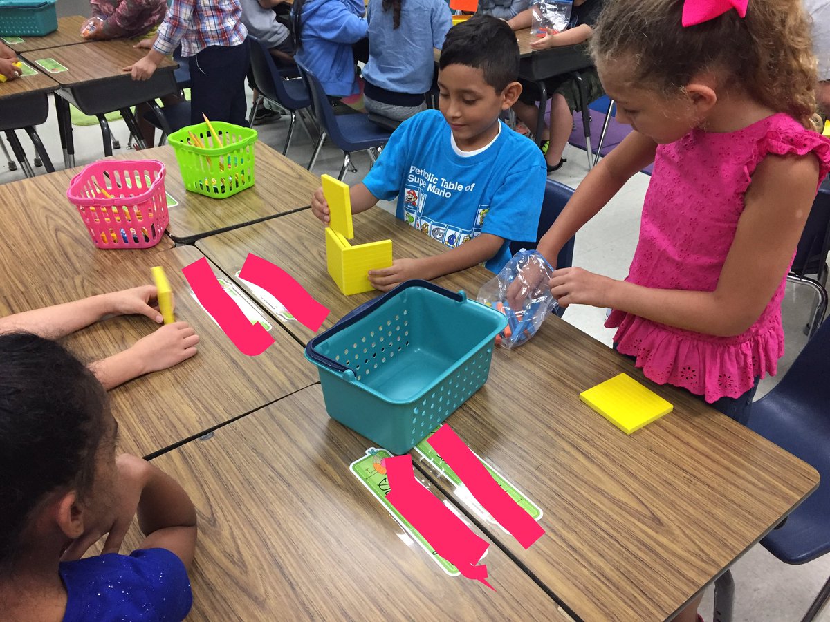 Huffman_3rd's tweet photo. Building "houses" ~ learning about composing and decomposing numbers with base ten blocks! https://t.co/RQoMvFb5vg