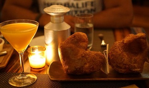 BLTSteakWP's tweet photo. A grey day on the east coast! We're cozying up for #cocktails and #popovers at BLT Steak White Plains! #bltsteak #rainyday #cheers https://t.co/YoEAK8zE97