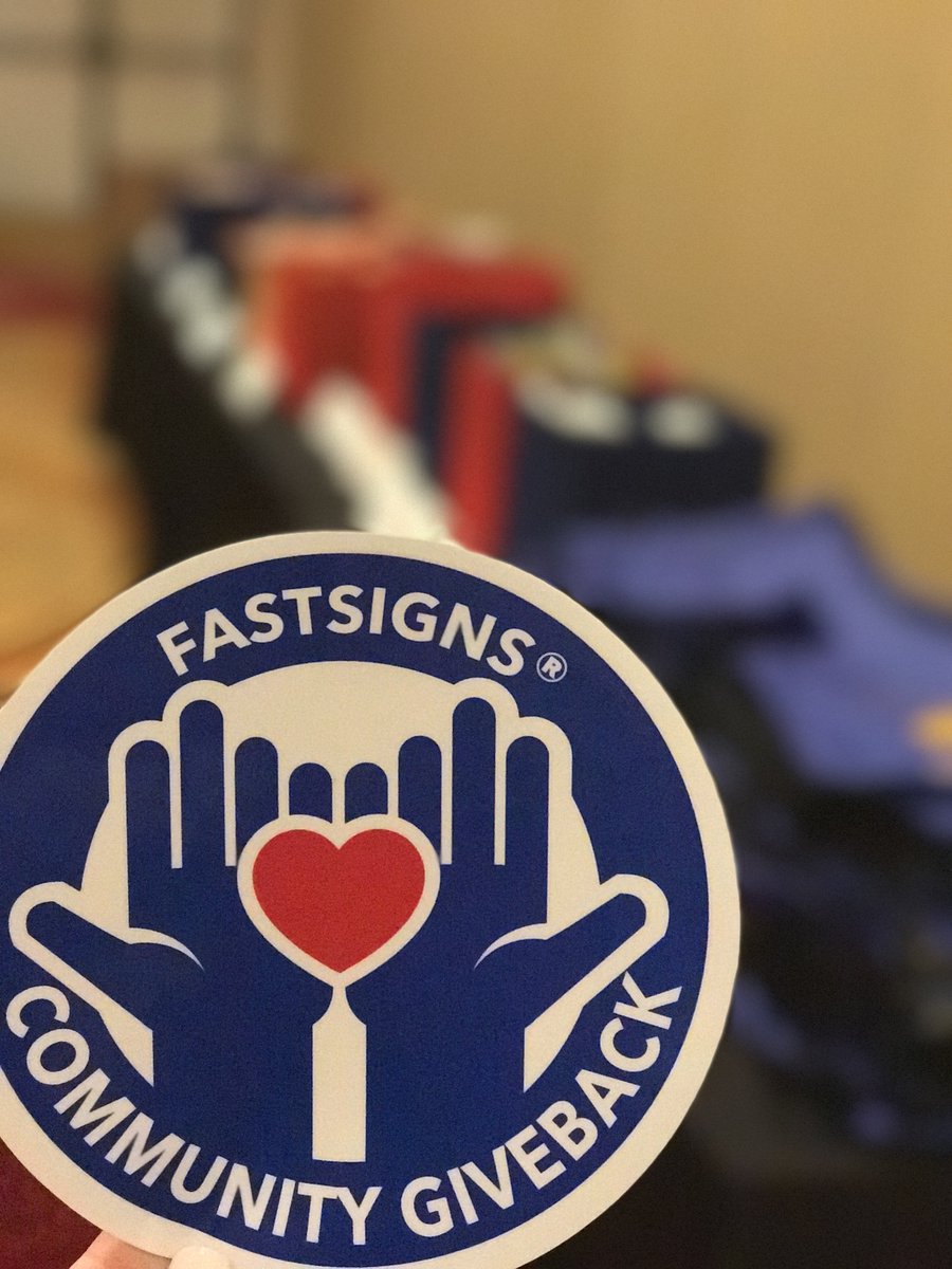 FASTSIGNS's tweet photo. At #FASTtrack2017 we enjoyed making back-to-school care packages for a local school https://t.co/MqvmAghs4x #FASTSIGNSCares #schoolsupplies https://t.co/LL67KcgJx2