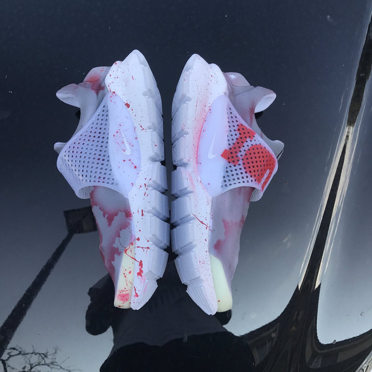 QuesCustoms's tweet photo. Cosmic🌌OSU🔴Sock🔘Darts 🎯🎯 @angelusdirect @angelusshoepolish @featuredfootwear @soleprotector #QuesCustoms https://t.co/cREThG4o0g