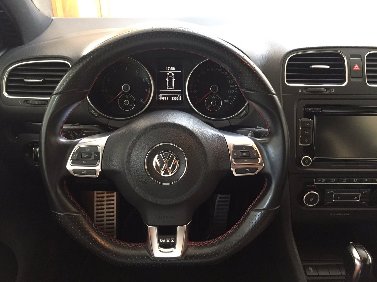 EdgaarMg's tweet photo. @Volkswagen_MX Paleta GTI 👌 el mejor auto🙌 https://t.co/88xe0XPJtJ