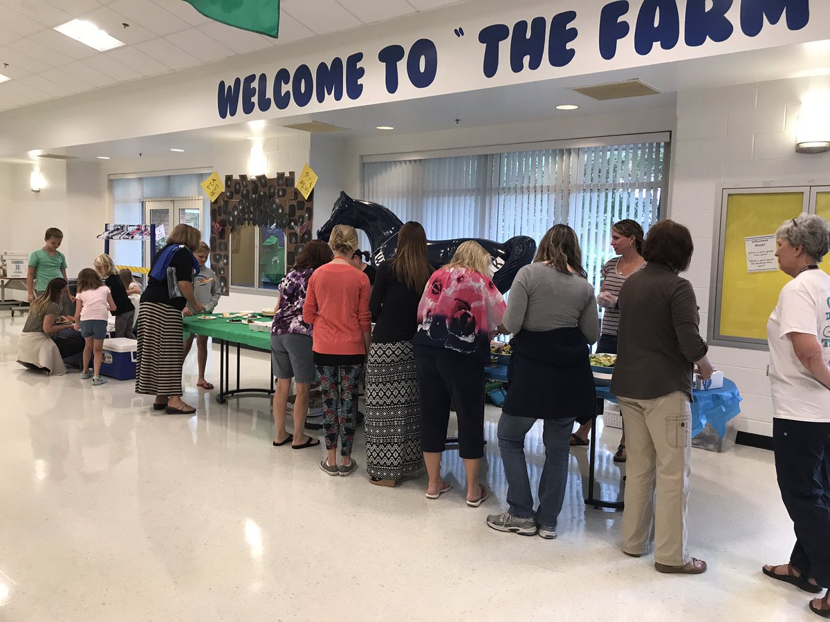 cfescolts's tweet photo. Thank you @CFESPTA for a delicious lunch today!! Yummmmmmm!!! https://t.co/tGwpxr5tdr