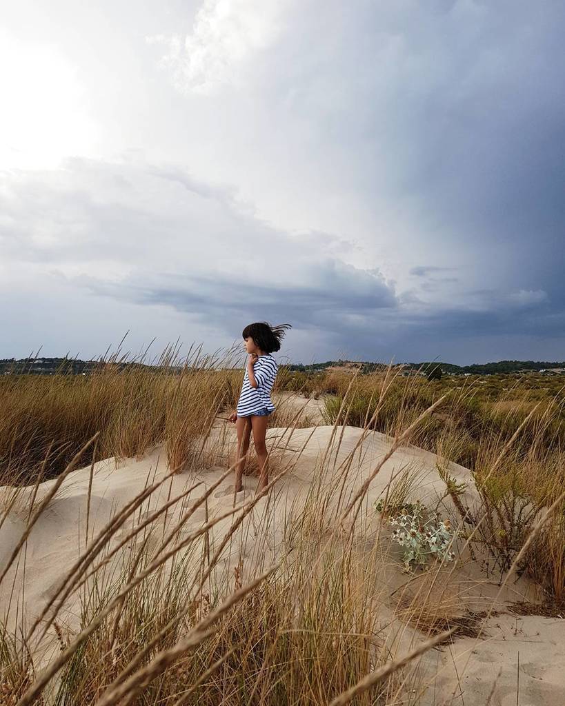 ConBotasdeAgua's tweet photo. Never-ending summer... #childhoodunplugged #CBDASummer #subjectlight #storm https://t.co/PFMIVarEal