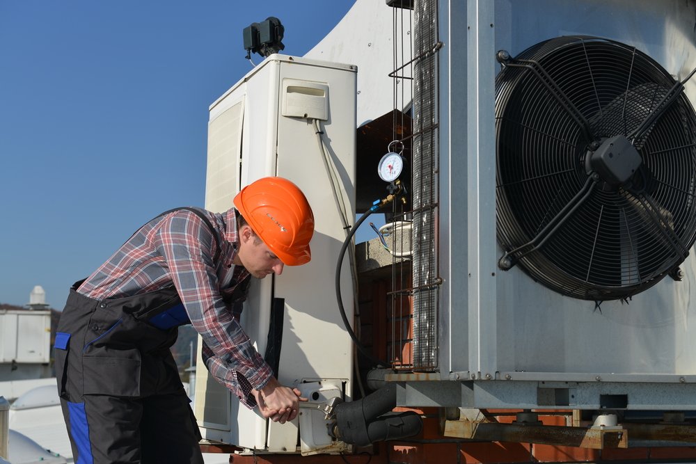 enverid's tweet photo. Using less outside air can help reduce the maintenance costs of #HVAC systems. Learn how with our #HLRtech: https://t.co/s8d9U0nb1l https://t.co/0e75pdHQoq