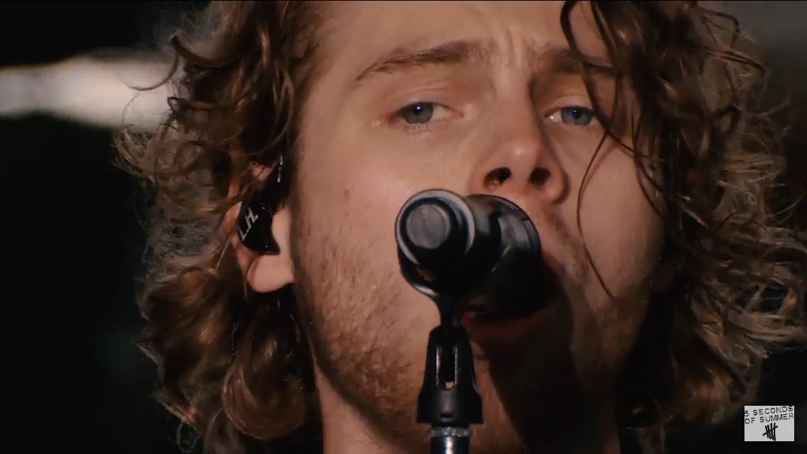 baekgyuz's tweet photo. luke hemmings from 5sos is art.
#5sosJapan https://t.co/MGVcUe4BM5