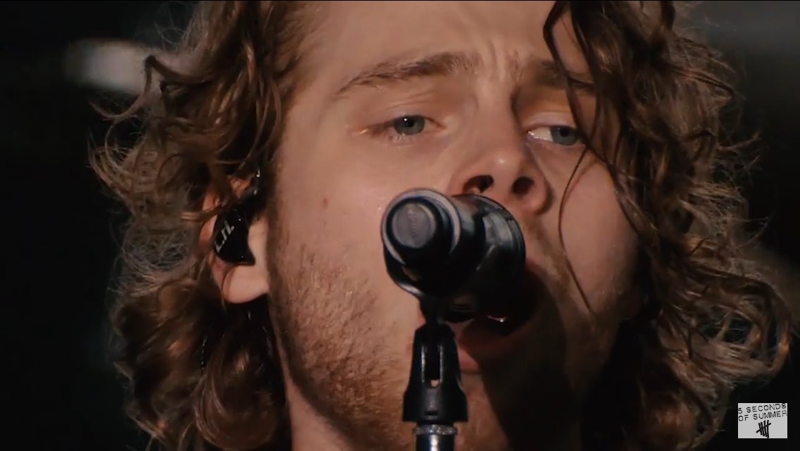 baekgyuz's tweet photo. luke hemmings from 5sos is art.
#5sosJapan https://t.co/MGVcUe4BM5