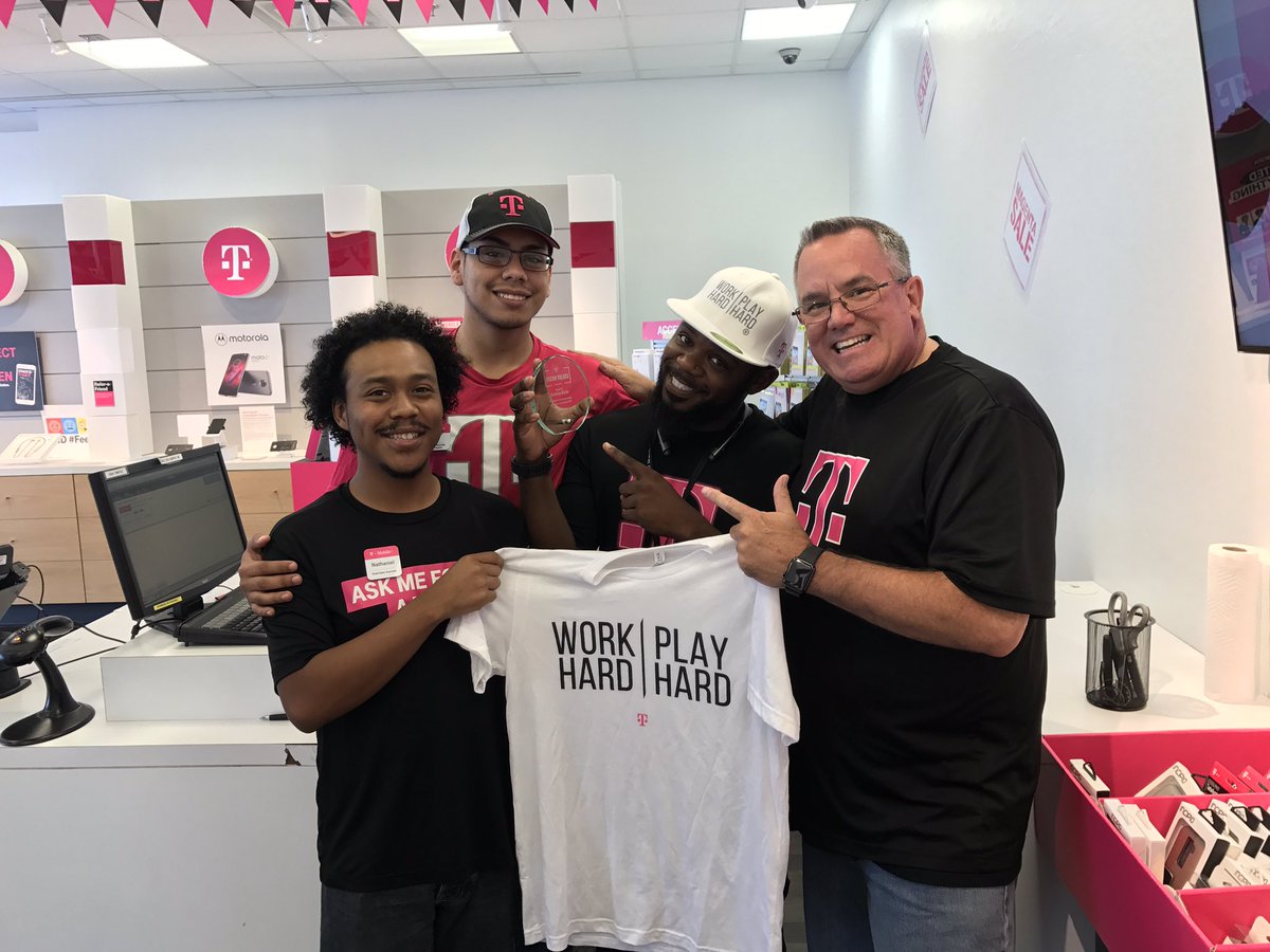 Congratulations to Octavius Marks, Az, as our West Region Vision Values Award Winner! Stay classy! <a href="/WirelessVision/">Wireless Vision</a> <a href="/thatsammori/">Saber Ammori</a> @tubbs8808