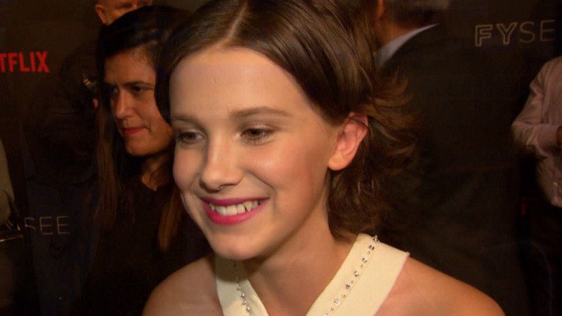 #StrangerThings star Millie Bobbie Brown teases a "really dark and emotional" Season 2. bit.ly/2x15t1T